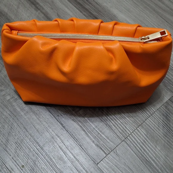 Elizabeth Arden Orange Clutch Bag - Picture 5 of 7